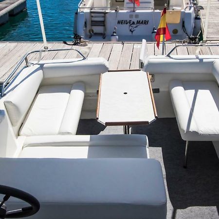 Cozy Boat To Unwind By The Ocean Hotel Puerto Calero Exterior photo
